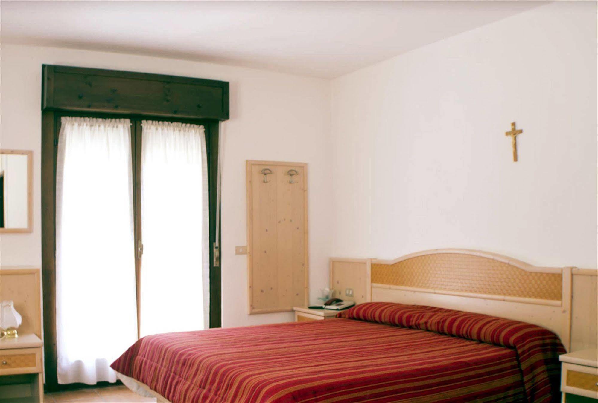 Park Hotel Bellevue Димаро Экстерьер фото